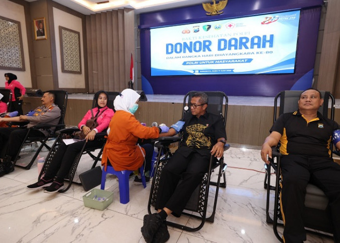 Aksi Sosial Sambut Hari Bhayangkara ke-80, Polda Jatim Gelar Donor Darah