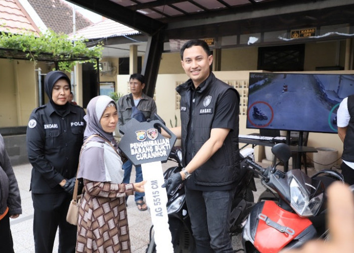 Polres Kediri Kota Kembalikan Motor Curian Gratis, Korban Apresiasi Kinerja Polisi