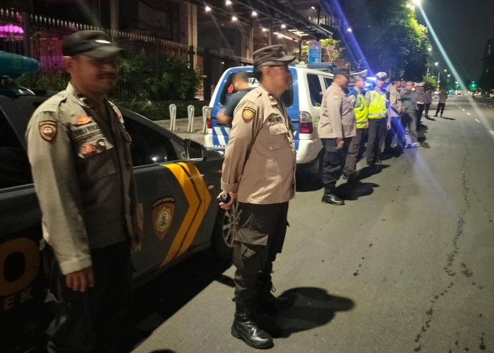 Patroli Gabungan Rayon 5 Tekan Angka Kriminalitas di Gayungan