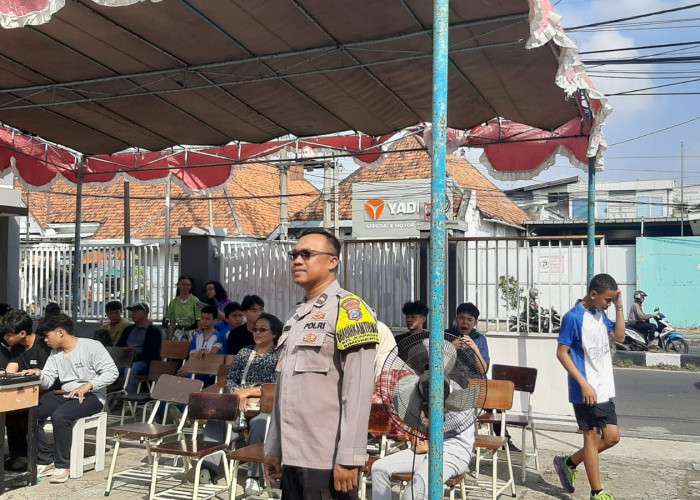 Jaga Kondusivitas di SMA YPPI 1, Polsek Simokerto Amankan Kompetisi Panjat Tebing dan Sosialisasi Kamtibmas