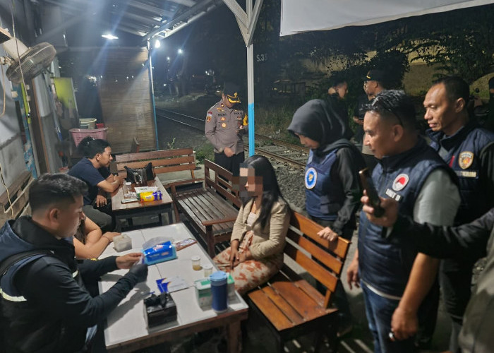 Polres Gresik Razia Miras dan Narkoba di Dua Lokasi, 30 Orang Negatif Tes Urine