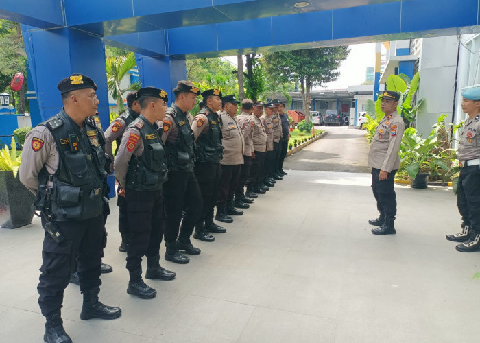 Jaga Kondusifitas, Polsek Gayungan Kawal Aksi Unjuk Rasa Aliansi Madura Indonesia di Kantor Dishub Jatim