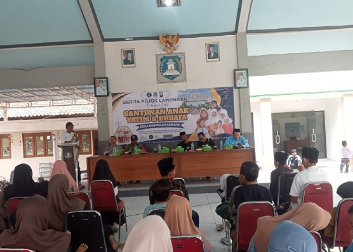 Muspika Sarirejo-Pegiat Medsos Santuni 50 Anak Yatim dan Dhuafa di Lamongan