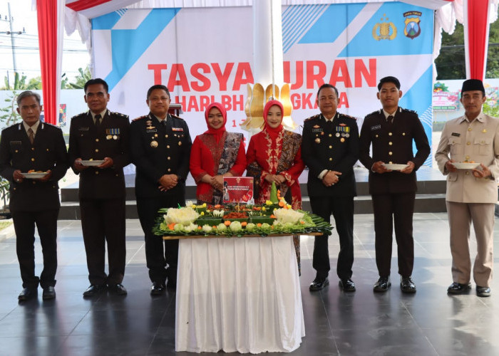 Puncak Rangkaian Hari Bhayangkara Ke-79, Polres Pamekasan Gelar Tasyakuran Bersamaan Ultah Kapolres 