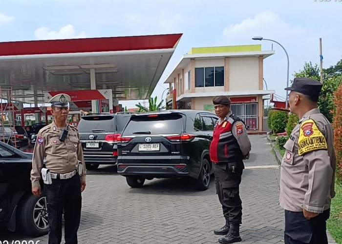Pastikan Stok BBM Aman, Polsek Lakarsantri Gelar Patroli Presisi di SPBU Citraland