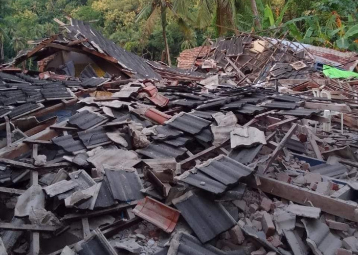 Pengungsi Dampak Gempa Bumi di Pulau Bawean Capai 26.922 Jiwa