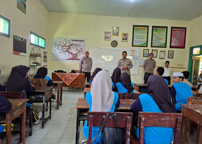 Polres Lumajang Edukasi Siswa MTs Tentang Bullying dan Kenakalan Remaja