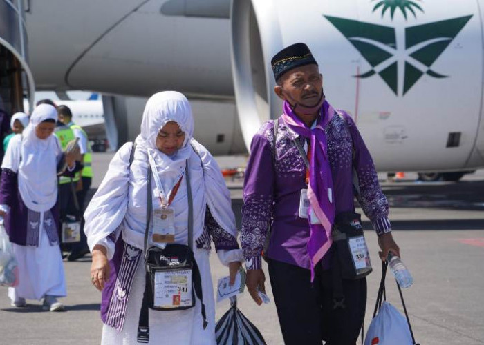 Tak Semua Lansia Dapat Pendamping, Kemenhaj Jatim Awasi Kesehatan Jemaah Haji