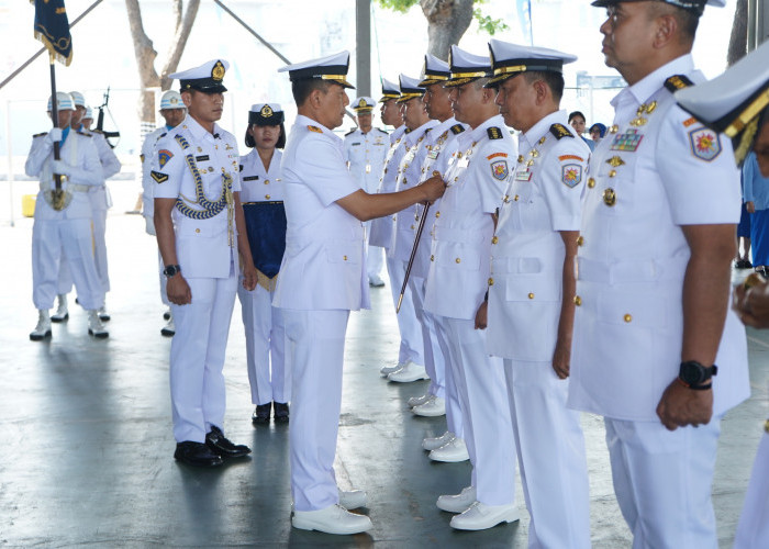 Pangkoarmada II Pimpin Sertijab dan Pengukuhan Jabatan Strategis
