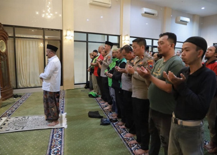 Kapolres Jember Bersama Ratusan Ojol Gelar Salat Gaib, Doakan Korban Aksi di Jakarta