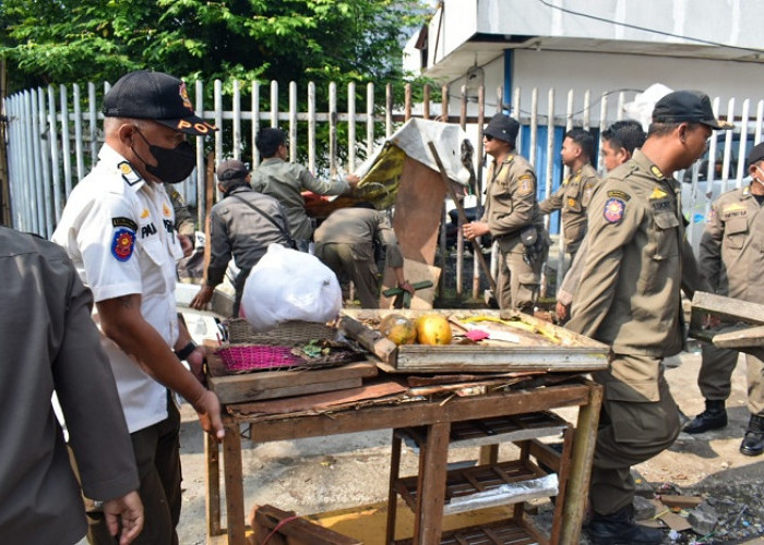 DPRD Surabaya Soroti Penertiban PKL, Baktiono Ingatkan Jangan Tebang Pilih