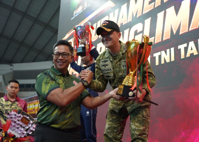 Ukir Sejarah di Piala Panglima TNI 2026, Tim Karate Korem 082 Bawa Pulang Juara Umum ke Bumi Mojopahit