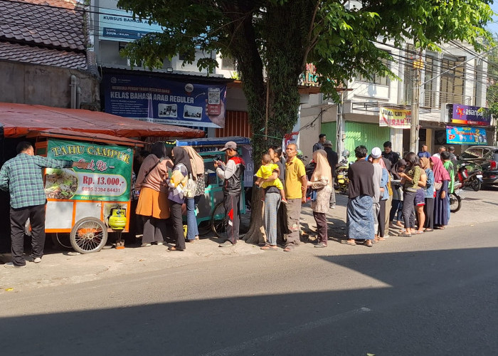 Warga Kota Malang Apresiasi Makan Gratis Sam HC-Mbak Ganis