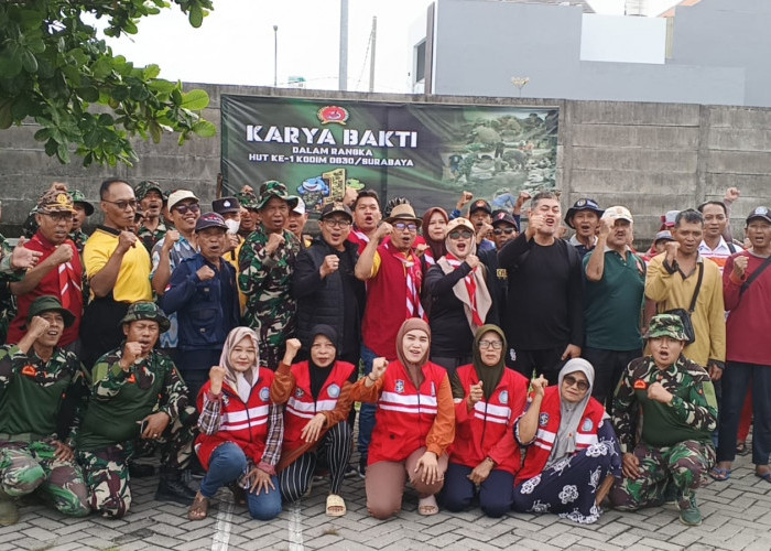 Polsek Rungkut Terjunkan Personel dalam Giat Karya Bhakti HUT Kodim 0830/Surabaya