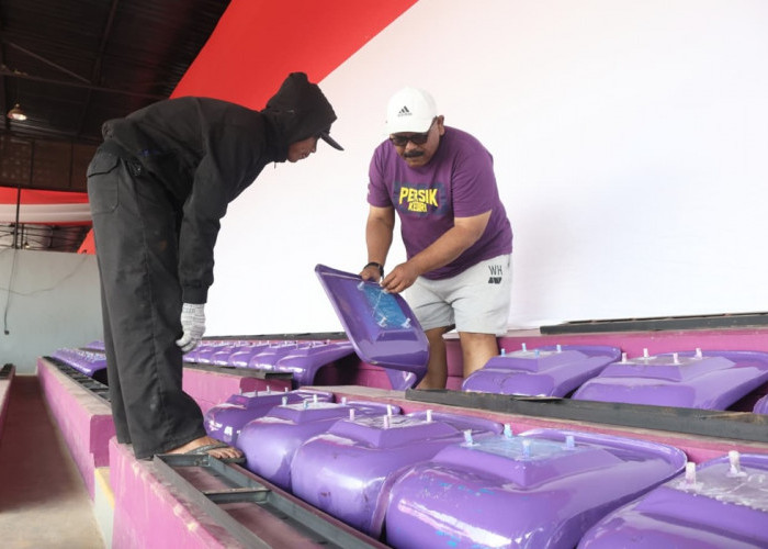 Jelang Musim Baru, Stadion Brawijaya Kediri Mulai Pasang Ribuan Single Seat