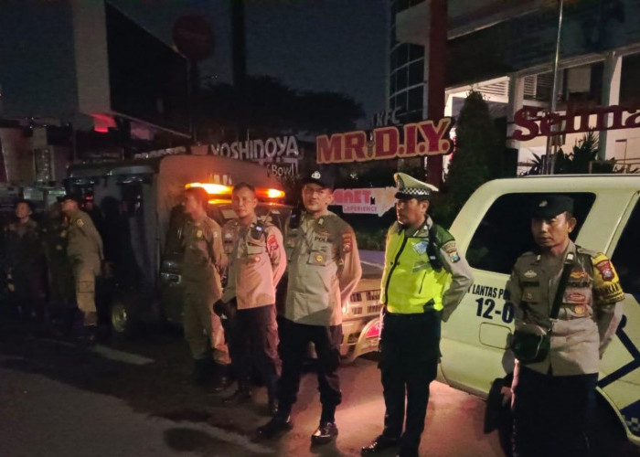 Antisipasi Kejahatan Malam, Polsek Bubutan Patroli Blue Light di Titik Rawan Kota Surabaya