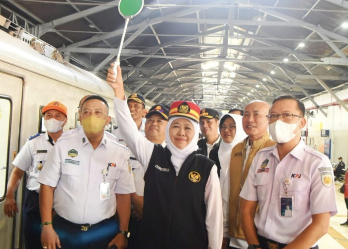 Hari Kereta Api Ke-81, Khofifah Soroti Keselamatan di 999 Perlintasan Sebidang