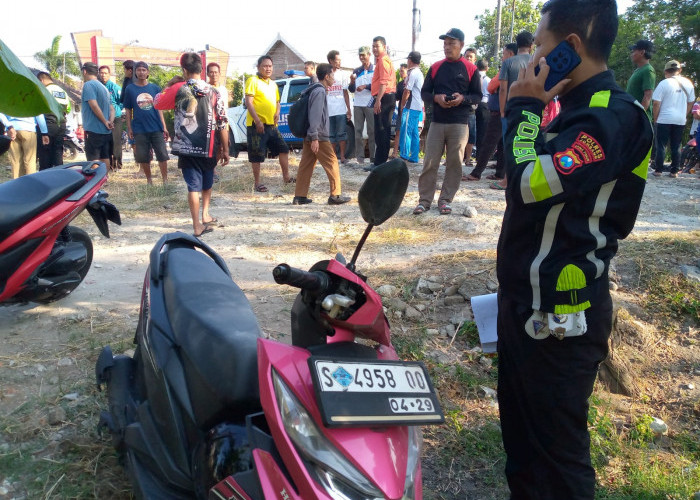 Pikap Oleng Seruduk Polisi dan Pelajar di Jombang