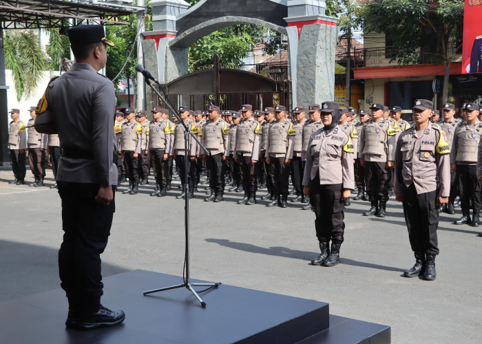 Bhabinkamtibmas Polres Tulungagung Dilengkapi Rompi Anti Sayat