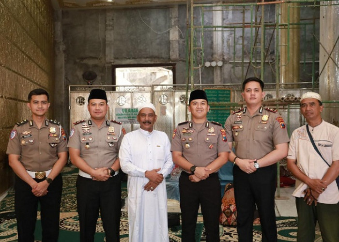 Wakapolres Ziarah ke Habib Sholeh Tanggul dan Minta Doa Keberkahan untuk Jember