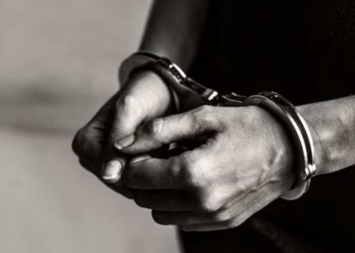 Terkuak! Ini Identitas 2 Maling Motor yang Dimassa di Ketintang Barat