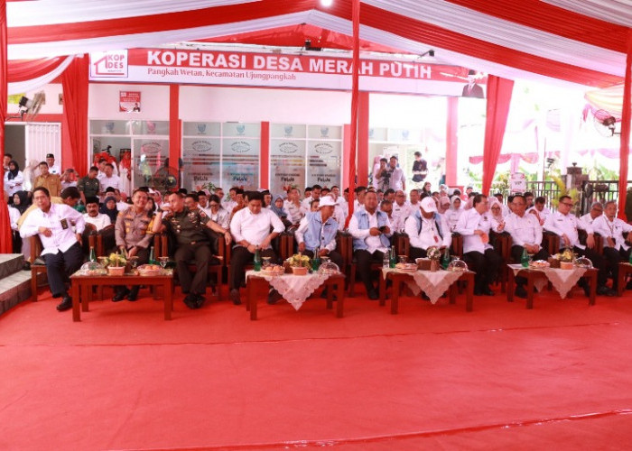 Kapolres Gresik Hadiri Launching Koperasi Merah Putih, Dukung Penuh Kemandirian Ekonomi Desa