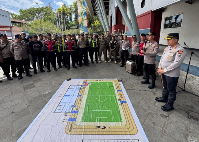 Kapolres Batu Gelar Tactical Floor Game Matangkan Pengamanan Liga 4 di Stadion Brantas