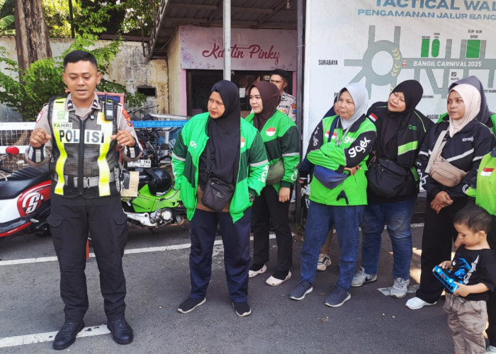 Satlantas Polres Pasuruan Ajak Driver Ojol Wanita Latihan Penanganan Korban Kecelakaan