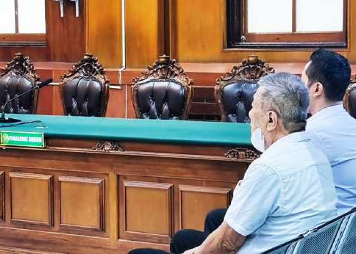 Kakek 70 Tahun di Surabaya Meringkuk di Penjara Akibat Judi Online