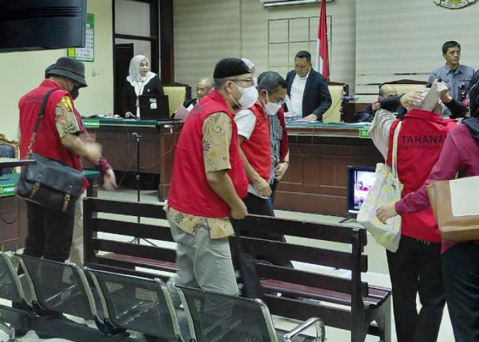  Eksepsi Ditolak, Enam Terdakwa Korupsi Pelindo Surabaya Masuk Sidang Pembuktian