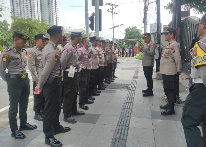 Kapolsek Gayungan Pimpin Apel Pengamanan di Mapolda Jatim