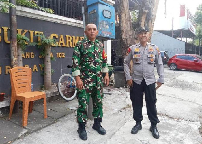 Polsek Sukomanunggal Amankan Ibadah Rutin Umat Kristiani