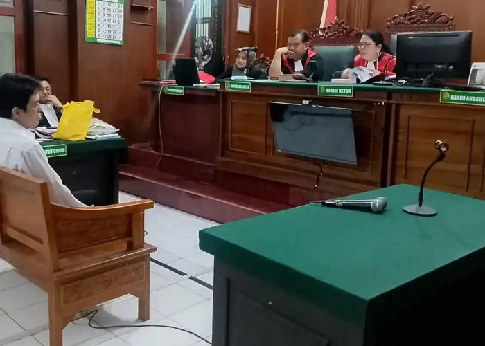 Ratusan Juta Duit Tagihan Kantor Diembat Buat Main Judol, Marketing PT PIT Dituntut 3,5 Tahun Bui