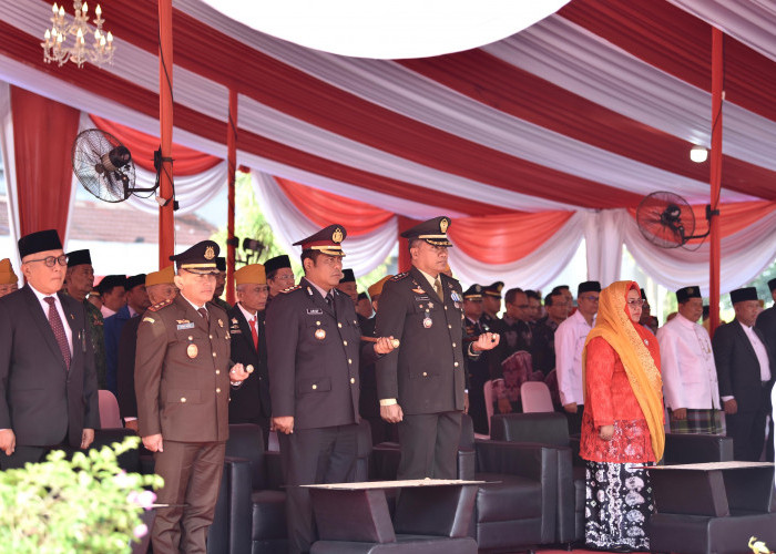 Kapolres Gresik Hadiri Upacara HUT kemerdekaan RI Ke-79 di Pemkab Gresik