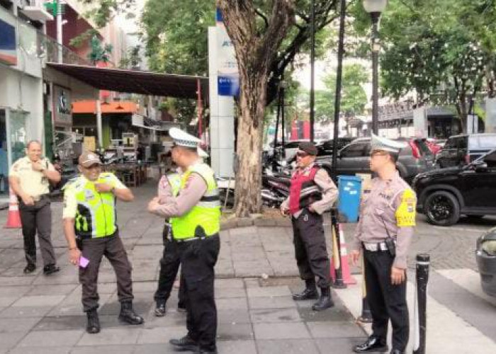 Patroli Presisi Polsek Lakarsantri Pantau Perbankan dan Antisipasi Kejahatan Jalanan
