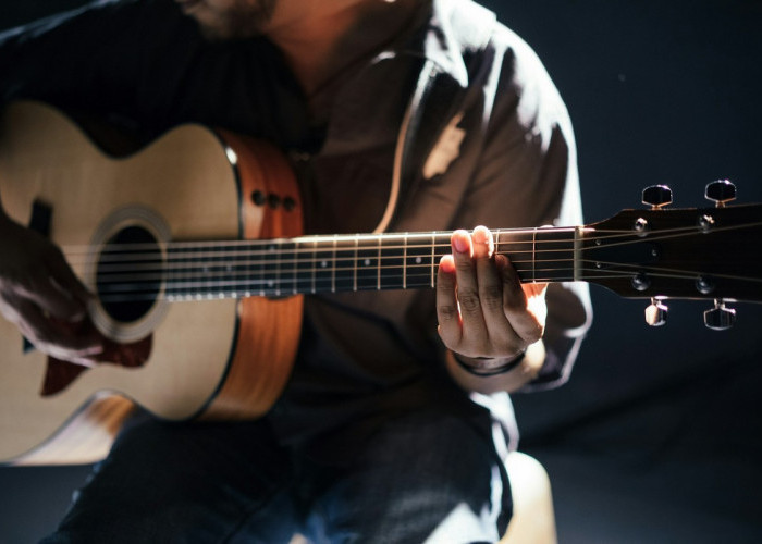 Agar Liburan Tidak Kering, Belajar Main Gitar Yuk