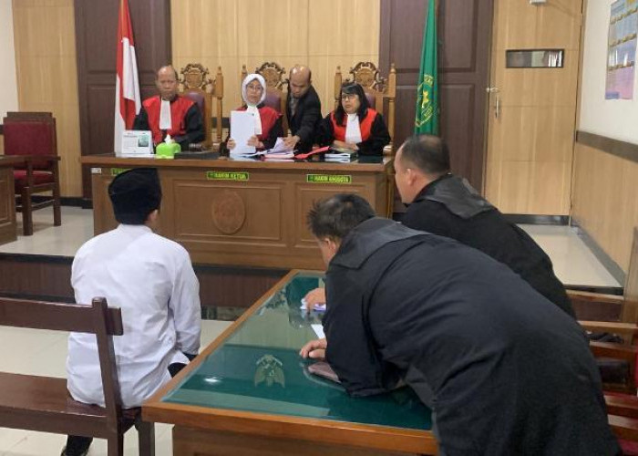 Midhol Pembunuh Agen Bank Imaan Divonis 18 Tahun Penjara oleh Majelis Hakim PN Gresik