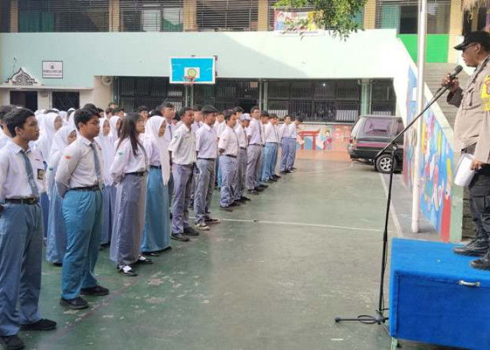Polsek Sawahan Gencarkan Pembinaan Kamtibmas di Sekolah, Ajak Siswa SMK Negeri 4 Jaga Surabaya Tetap Kondusif