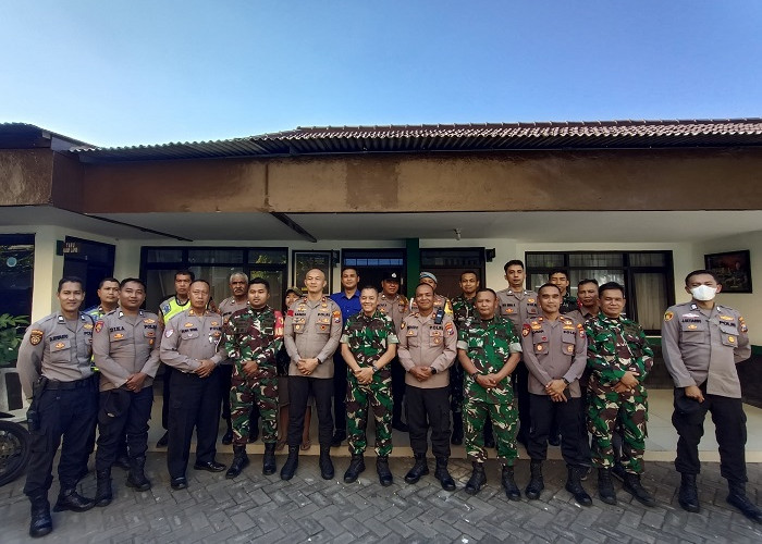 Kapolsek Bubutan Perkuat Sinergitas TNI-Polri Lewat Silaturahim ke Koramil 
