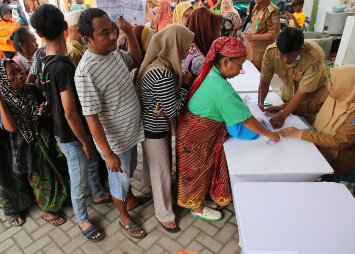 Pemkot Surabaya Bagikan 6 Ribu Paket Sembako Serentak di 31 Kecamatan