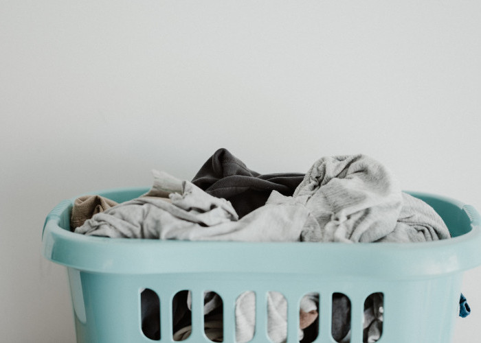 Menyayangi Baju Kesayangan? Berikut Tips Mencuci yang Tepat Agar Awet dan Tak Pudar!