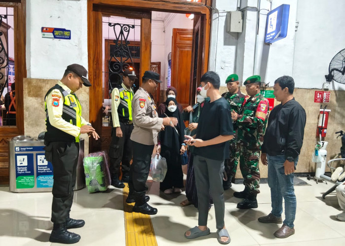 Sambut Libur Nataru, Polresta Sidoarjo Pastikan Keamanan Stasiun Kereta Api