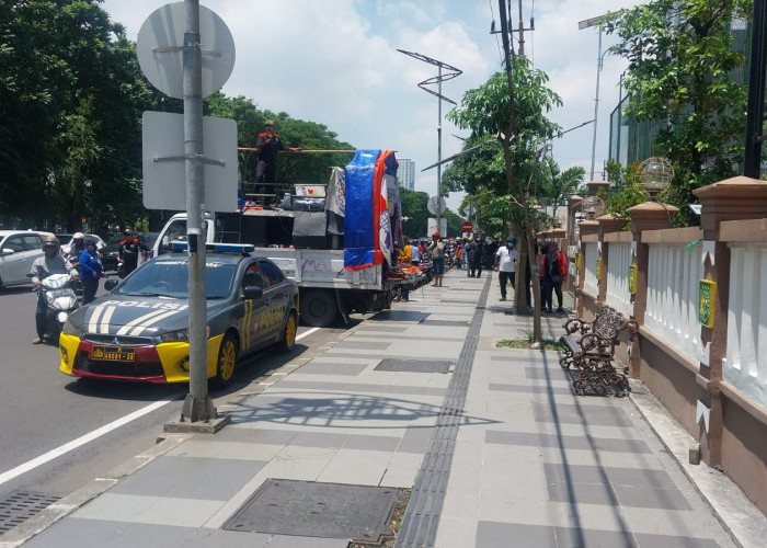 Kawal Aspirasi Paguyuban Pemuda Progresif, Polsek Gayungan Pastikan Aksi di Kejati Jatim Berjalan Humanis