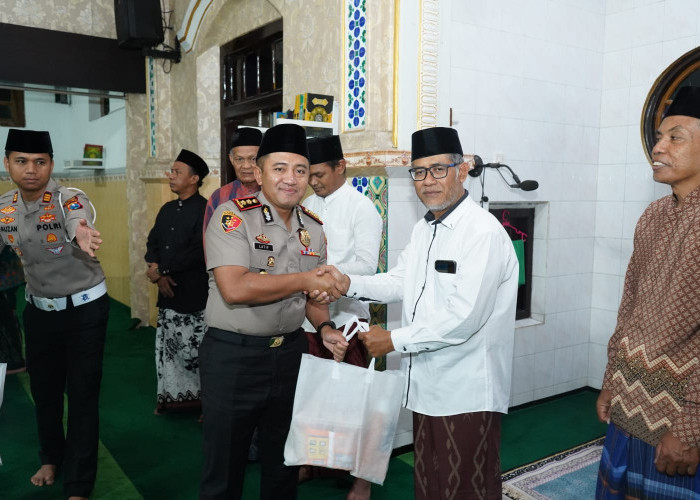 Perluas Silaturahmi dengan Masyarakat, Kapolres Kediri Manfaatkan Waktu Subuh Berkeliling Wilayah