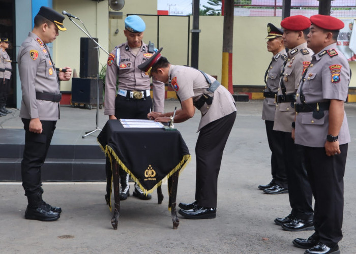 Kapolres Tulungagung Pimpin Sertijab Kabagops dan Kasatnarkoba