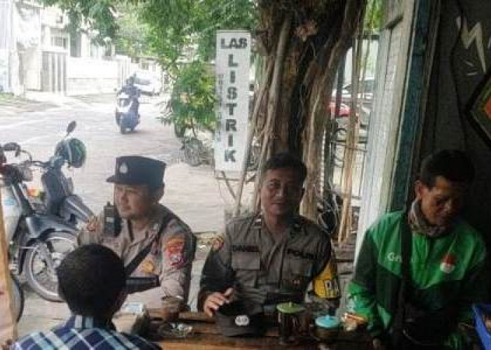 Dekati Warga Lewat Secangkir Kopi, Polsek Sukomanunggal Gelar Jumat Curhat di Warkop Garage Surabaya