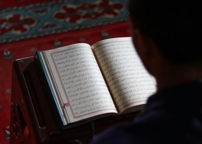 Saat Burnout Melanda, Bacaan Surah Pendek Ini Dinilai Efektif Bangkitkan Energi Positif