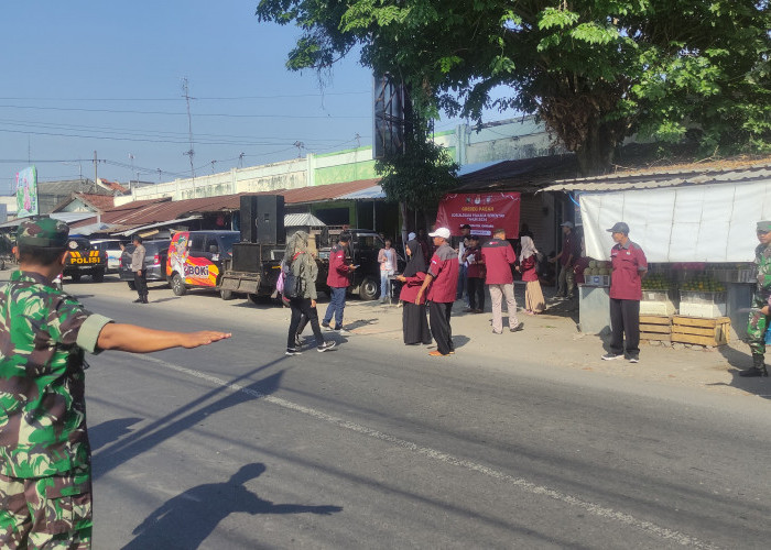 Ajak Masyarakat Datang ke TPS, KPU Jombang Grebek Pasar Pagi 