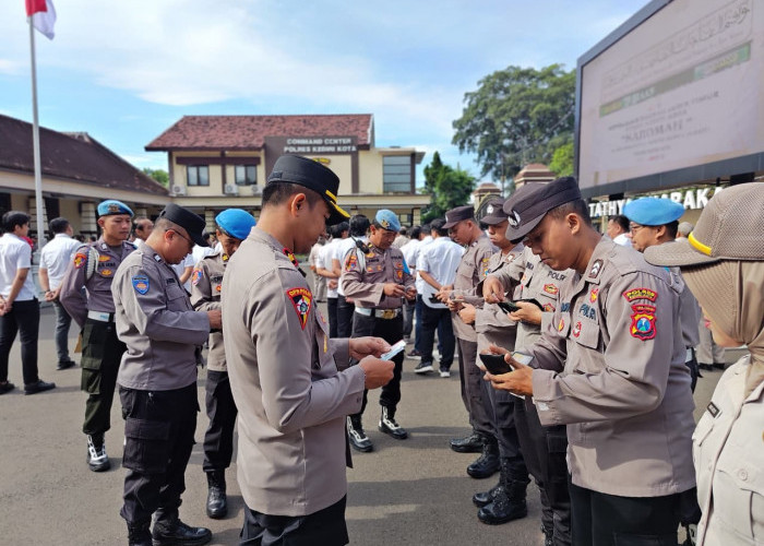 Pastikan Kedisplinan Anggota, Wakapolres Kediri Kota Pimpin Pemeriksaan Gaktibplin