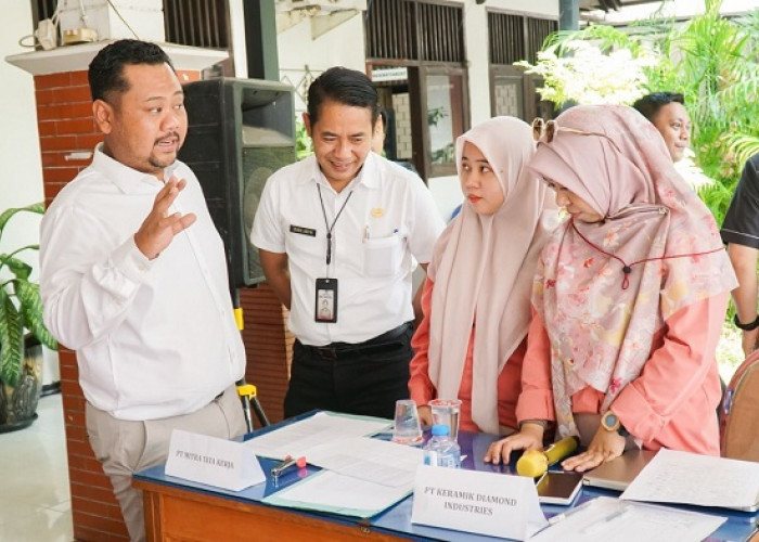 Sediakan 300 Lowongan Kerja Walk in Interview Disnaker Gresik Diserbu 490 Pelamar